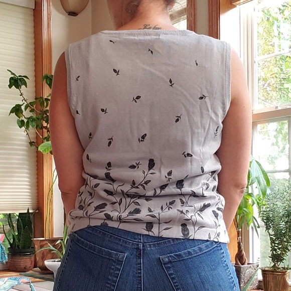 Grey Flower Print Sweater Vest - Picture 6 of 6